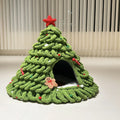 Cueva de fieltro decorada como arbol de Navidad con el kit incluido
