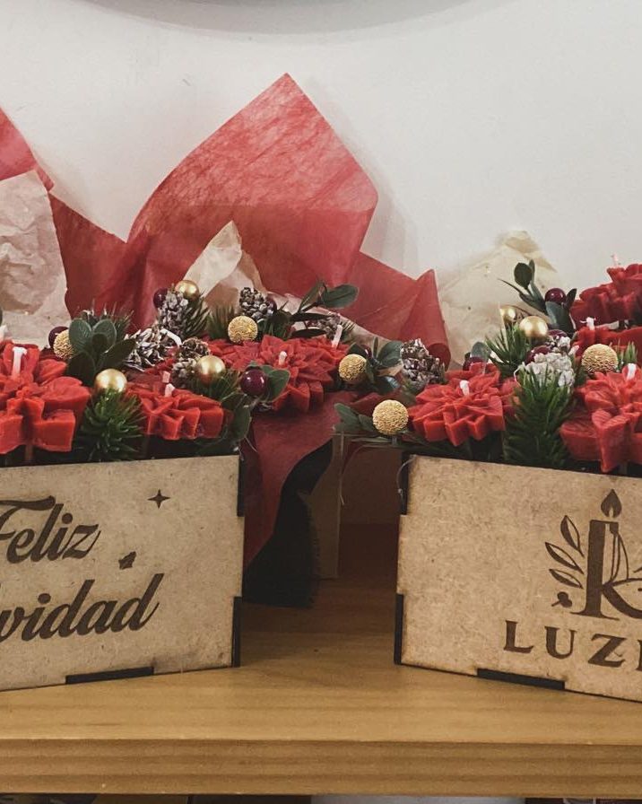 La mesa vestida de fiesta.
